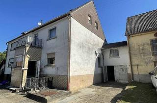 Einfamilienhaus kaufen in 67700 Niederkirchen, Sanierungsbedürftiges Einfamilienhaus mit großem Platzangebot