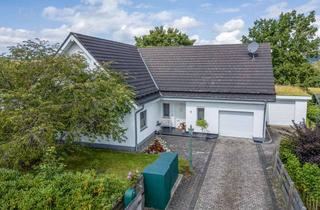 Haus kaufen in 57392 Schmallenberg, Ein Haus zum Ankommen – stilvoll wohnen im Grünen