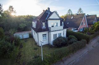 Villa kaufen in 24113 Hassee, Stilvolle Altbauvilla mit historischem Flair und großem Potenzial