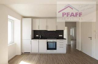 Wohnung kaufen in 78250 Tengen, Tengen - Zuhause ankommen im Herzen von Tengen! Barrierefreie 2,5 Zimmer-Neubauwohnung mit Altbau-Charme