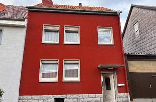 Reihenhaus kaufen in 99880 Waltershausen, Waltershausen - Schönes Haus mit großer Scheune,Werkstatt und Garagen.