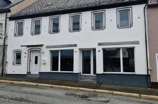 Haus kaufen in 95131 Schwarzenbach a Wald, Schwarzenbach am Wald - Haus mit Gewerbefläche, Wohnbereich und großem Grundstück