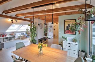 Wohnung kaufen in 76135 Weststadt, Weststadt-Highlight: Lichtdurchflutete 3,5-Zimmer-Dachgeschosswohnung mit Balkon und Stellplatz