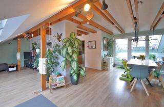 Wohnung kaufen in 76135 Weststadt, Weststadt-Highlight: Lichtdurchflutete 3,5-Zimmer-Dachgeschosswohnung mit Balkon und Stellplatz