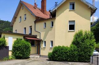 Wohnung kaufen in 72574 Bad Urach, Wohnen oder investieren – gepflegte 3-Zimmer-Dachgeschosswohnung in Bad Urach