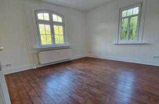 Wohnung mieten in 61389 Schmitten, Exklusiv wohnen: Stilvoll sanierte Altbauwohnung mit Traumblick & Gartennutzung