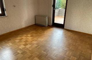 Wohnung kaufen in 89150 Laichingen, Laichingen - Sanierung bedürftige Wohnung