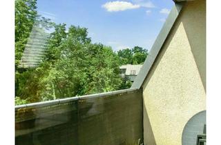 Wohnung kaufen in Streitstraße 42, 13587 Spandau, BEZUGSFREI - West Balkon an modernem Dachgeschoss 2 Zi