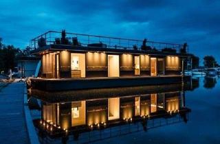 Wohnung kaufen in 18569 Neuenkirchen, LUXUS Hausboot - 3 Etagen - 100m² Wohnen + 120 m² SONNENTERRASSE - Kamin, Kino, komplett individuell