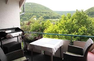 Wohnung kaufen in Eckisstraße 54, 72574 Bad Urach, Helle 2-Zimmer Dachgeschosswohnung mit Balkon in Bad Urach