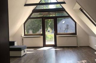 Wohnung mieten in Scharpenbargsweg 3a, 21149 Hausbruch, Großzügige, helle 3-Zimmer-DG Wohnung mit Essecke, Balkon und Wannenbad