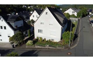 Haus kaufen in 35688 Dillenburg, Geräumiges 6-Zimmer Haus mit Garage in Dillenburg - Oberscheld