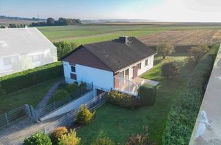 Haus kaufen in 85114 Buxheim, Älterer Bungalow auf tollem Grundstück in Buxheim-Tauberfeld