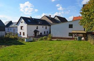 Haus kaufen in 35789 Weilmünster, Familienfreundliches Haus mit Nebengebäude, Garage und Garten