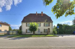 Mehrfamilienhaus kaufen in 14641 Nauen, Großzügiges Mehrfamilienhaus mit Geschichte, 3 Wohnungen und großem Garten