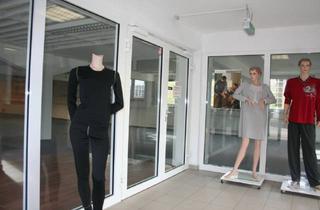 Praxen mieten in Neuffenerstr., 72555 Metzingen, Attraktive Fläche mit großem Parkplatz für Verkauf oder Praxis