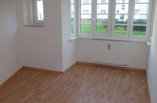 Wohnung mieten in 09126 Chemnitz, frei ab 1.1.26 ! Wohnen am Heimgarten !! geräumige Küche - Stellplatz