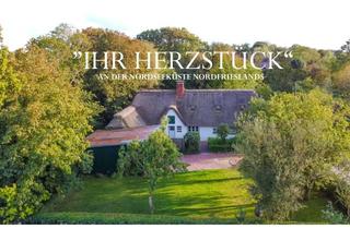 Haus kaufen in 25882 Tetenbüll, Wo die Nordsee das Herz berührt – historisches Reetdachhaus in Traumlage!