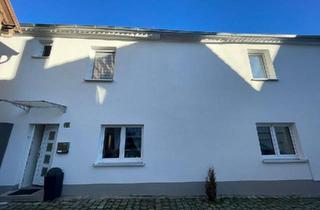 Haus kaufen in 91717 Wassertrüdingen, Wassertrüdingen - Charmantes Zweifamilienhaus in zentraler Lage