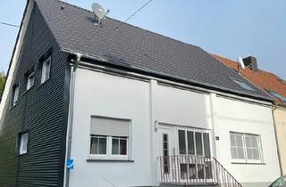 Reihenhaus kaufen in 66589 Merchweiler, Merchweiler - Gepflegtes Wohnhaus mit Garage in Wemmetsweiler