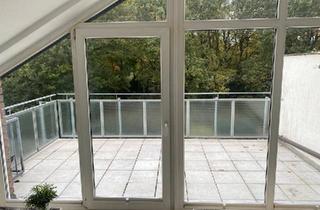 Wohnung kaufen in 46242 Bottrop, Bottrop - von Privat: freie 2-Zimmer-Dachgeschosswohnung in 46242 Bottrop