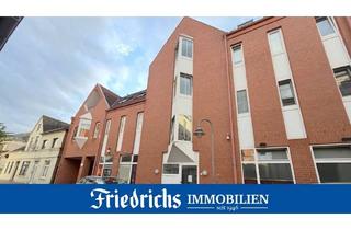 Wohnung kaufen in 26919 Brake, Renovierungsbedürftige 2-Zimmer-Dachgeschosswohnung mit zwei Balkonen und Tiefgaragenstellplatz