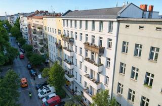 Wohnung kaufen in 10967 Kreuzberg, Mitten im begehrten Graefekiez! Großzügige 4,5-Zimmer Altbauwohnung mit Balkon und Fahrstuhl