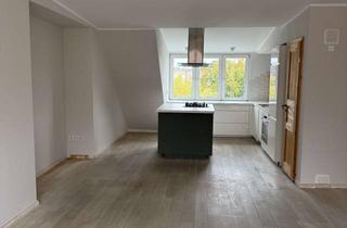 Wohnung mieten in Torstraße 195, 10115 Mitte, Stilvolle, geräumige 2,5-Zimmer Dachgeschosswohnung mit Terrasse in Berlin Mitte