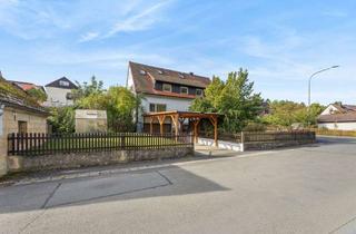 Haus kaufen in 95500 Heinersreuth, Gepflegtes Zweifamilienhaus mit Balkon und zwei Terrassen