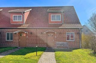 Haus kaufen in 17406 Stolpe, Kapitalanlage? Eigennutzung? - 3-Zimmer-Wohnung im Reihenendhausstil am Schloss in Stolpe (Usedom)