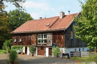 Haus kaufen in 82343 Pöcking, Historisches Bachweberhäusl auf großem Grundstück am Starnberger See