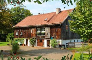 Haus kaufen in 82343 Pöcking, Historisches Bachweberhäusl auf großem Grundstück am Starnberger See