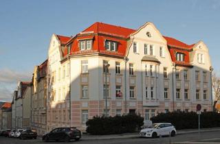 Wohnung mieten in Kurt-Keicher-Straße 85, 07545 Gera, Geräumige 3-Raum-Wohnung im Altbau sucht neue Mieter!