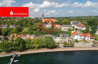 Haus kaufen in 24340 Eckernförde, Verwunschener Solitär mit Ostseeblick