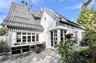 Einfamilienhaus kaufen in 32805 Horn-Bad Meinberg, Modernes Einfamilienhaus mit Gartenidylle und nachhaltiger Energietechnik in Bad Meinberg