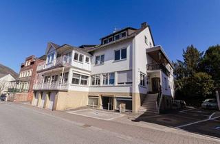 Haus kaufen in 56859 Bullay, Für den Umbau von bis zu 10 Wohnungen bestens geeignet, gute Bausubstanz, Parkplätze und Garten,