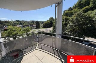 Wohnung kaufen in 73066 Uhingen, Charmante 2,5-Zimmer-Wohnung mit Balkon, Einbauküche und Stellplatz- frei!!!