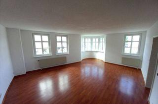 Wohnung mieten in 08451 Crimmitschau, Zentral gelegene 3-Zimmer Wohnung in saniertem Stadthaus in Crimmitschau