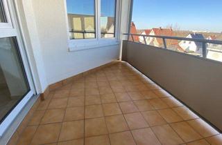 Wohnung mieten in Lindenstr. 11a, 08412 Werdau, Apartment: großer Balkon, Lift, Stellplatz, ruhige Lage