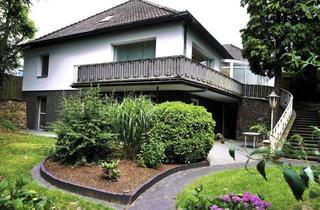 Villa kaufen in 27572 Bremerhaven, RESERVIERT!!! 3000 m2 urbanes Anwesen in sehr ruhiger Lage von Bremerhaven Wulsdorf: Stadtvilla mit ca. 665 m2 Wohn-/Nutzfläche 3 Garagen