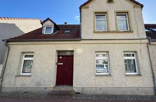 Doppelhaushälfte kaufen in Berliner Straße, 19348 Perleberg, Perleberg - Provisionsfrei* Doppelhaushälfte mit Potenzial in Perleberg - zentral & ruhig gelegen