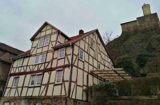 Haus kaufen in 34587 Felsberg, Felsberg - Schönes Fachwerkhaus mit großem Garten direkt an der Felsburg