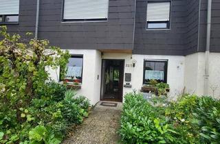 Reihenhaus kaufen in 71229 Leonberg, Leonberg - REIHENHAUS in Leonberg, 148 m2 Wohnfläche, 2 Garagenplätze