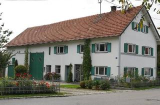 Bauernhaus kaufen in 86874 Tussenhausen, Tussenhausen - Liebevolles Bauernhaus mit 400 qm² Ausbaupotenzial als WGH