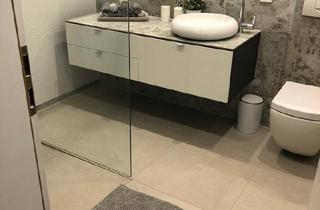 Wohnung kaufen in 72202 Nagold, Nagold - Helle 2-Zimmer-Dachgeschosswohnung mit Balkon & Einbauküche