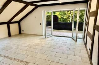 Wohnung kaufen in 58644 Iserlohn, LICHTDURCHFLUTETES DACHGESCHOSS-JUWEL MIT LOGGIA, KAMIN & GARTENIDYLLE !!!