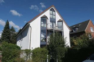 Wohnung kaufen in 22529 Lokstedt, Gut vermietete 2 Zimmer EG Wohnung mit Terrasse, kl. Garten und Tiefgaragenstellplatz in guter Lage