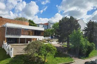 Wohnung kaufen in Windmühlenstrasse 5-6, 18057 Kröpeliner Tor-Vorstadt, Seltene Eigentumswohnung mit zwei Stellplätzen am Theater in Rostock