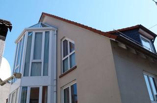 Wohnung kaufen in Bauerngasse, 65239 Hochheim, Charmante 2-Zimmer-Dachgeschosswohnung in der Altstadt