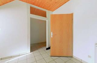 Wohnung mieten in Am Hoppbruch 12, 41352 Korschenbroich, Dachgeschosswohnung mit Gartenanteil in ruhiger Lage von Korschenbroich-Steinhausen